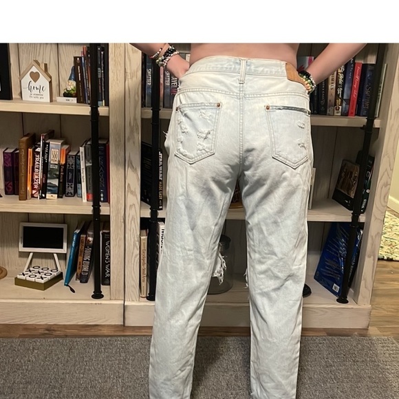🍀5/$25🍀 Loft 82 light wash distressed denim jeans - Picture 8 of 11